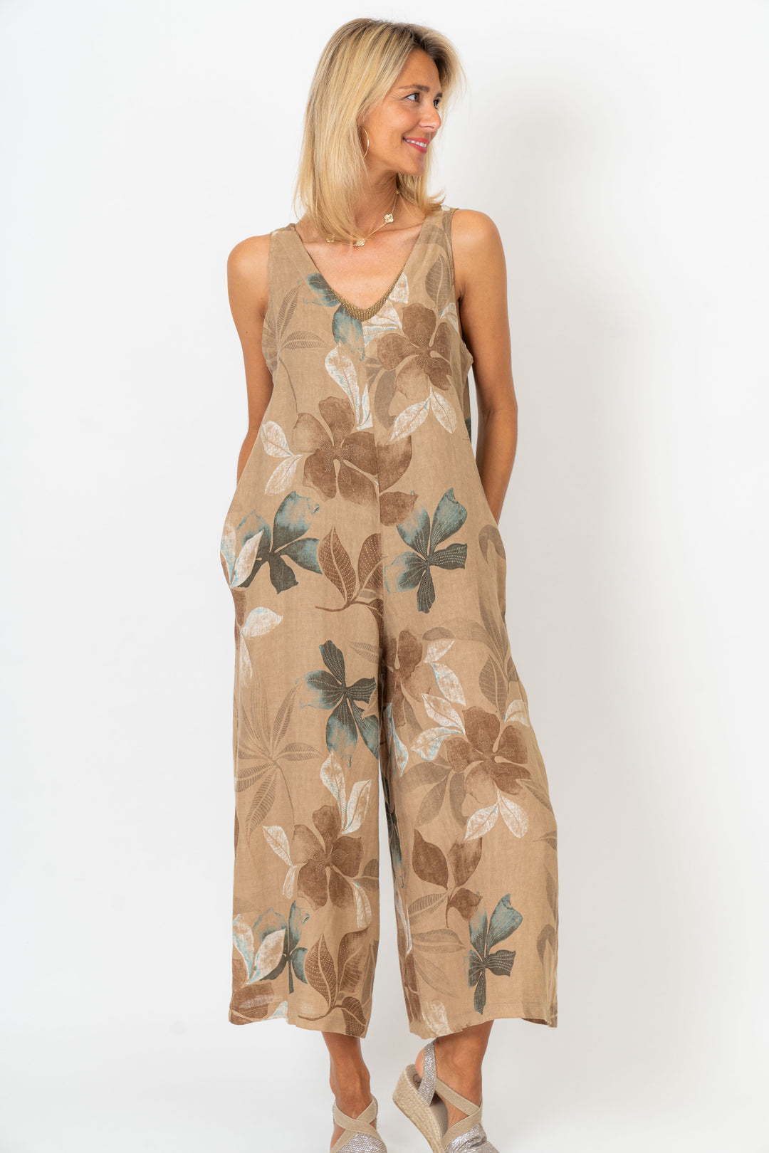 1590 Sleeveless Linen Jumpsuit