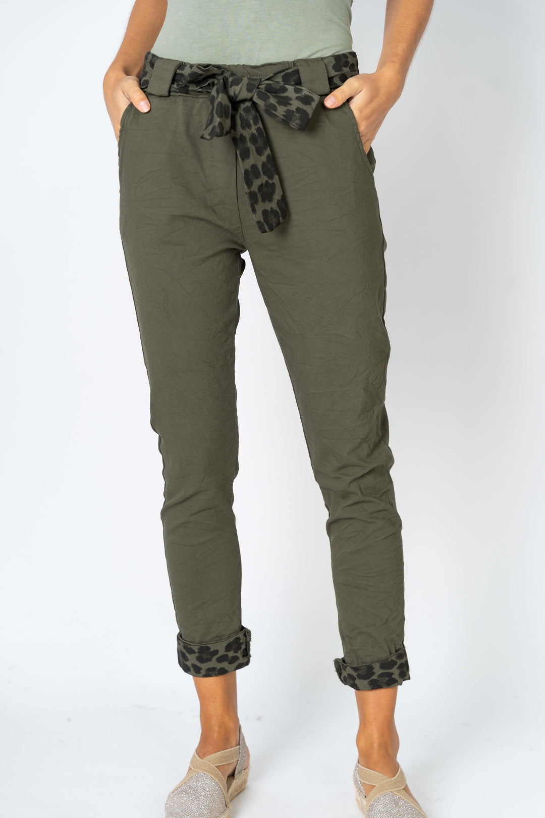221628 - "Magic" jegging pants. Cheetah Print Belt Jegging