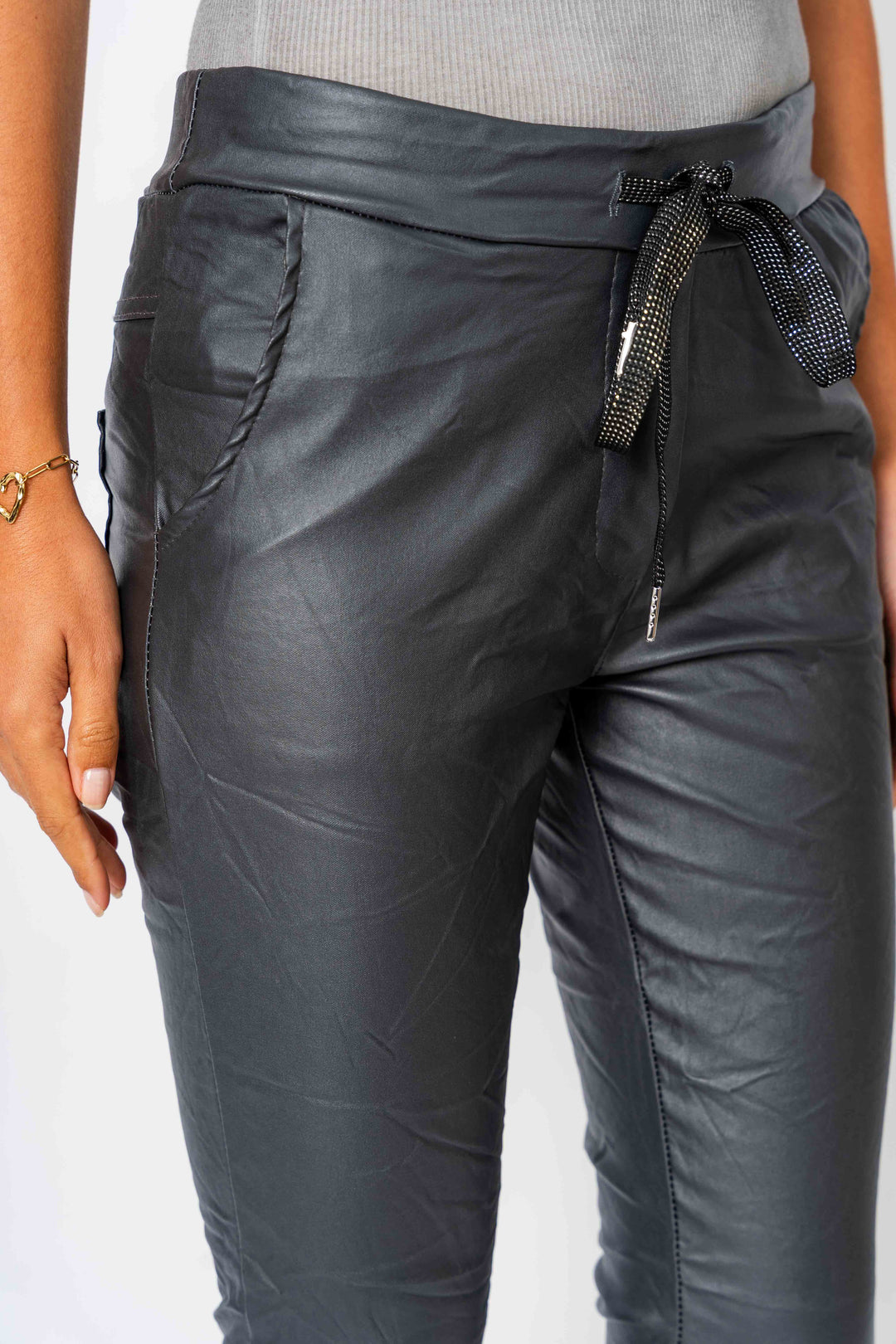 6526 - "Magic" Fake Leather jegging pants