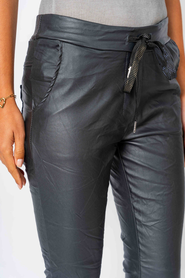 6526 - "Magic" Fake Leather jegging pants