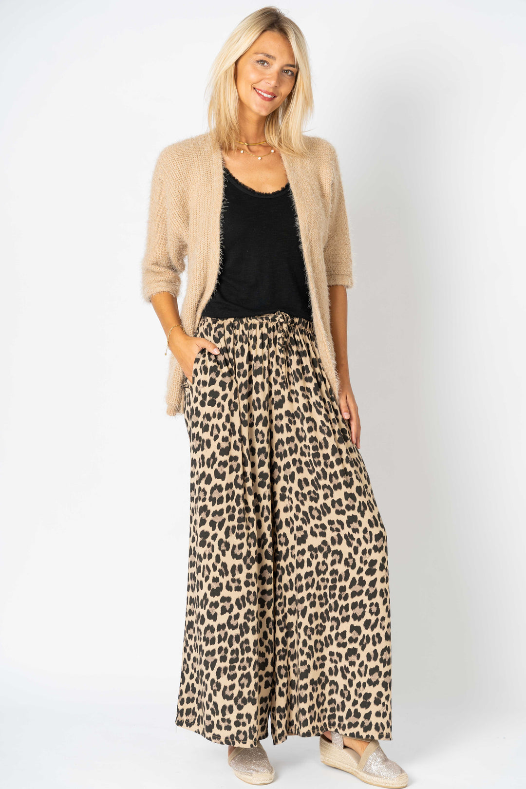 PI575 - Fluffy Cardigan