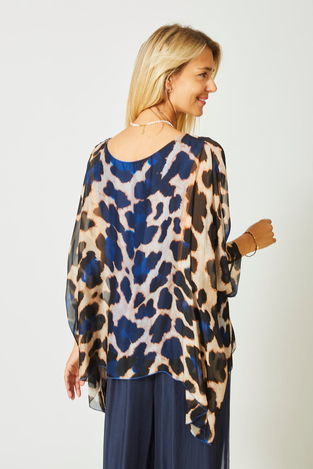 1688LC - Cheetah printed silk blouse